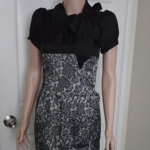 Rachael G. Black and Gray Floral Print Dress, Size 6 - Picture 9 of 14